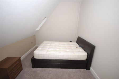 3 bedroom apartment to rent - Photo 5