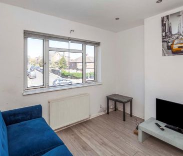 2 bedroom maisonette to rent - Photo 2