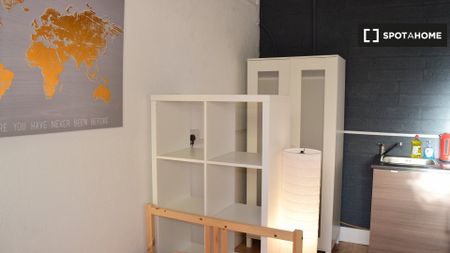 Cozy studio to rent in Blackrock, Dublin - Photo 3