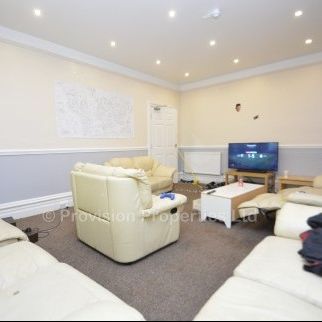 13 Bedroom Student House Properties Hyde Park Leeds - Photo 1