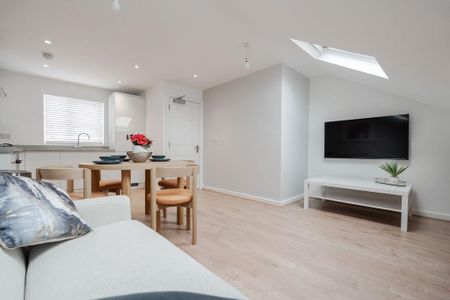 2 bedroom flat to rent - Photo 2