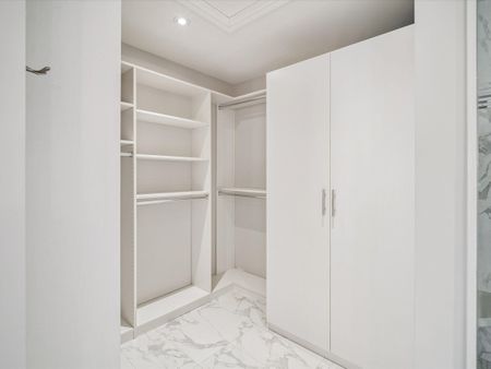 For Lease - 247 Beechtree Crescent, Oakville, Ontario - Photo 2