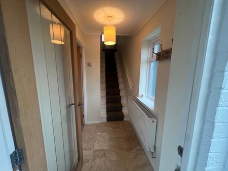 Oakridge, Cardiff, Thornhill - Photo 2