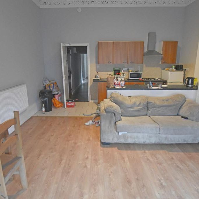2 bedroom ground floor flat to rent - Photo 1