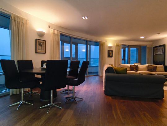 2 Bed Flat, Bridges Court Road, SW11 - Photo 1
