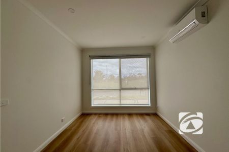 BRAND NEW MODERN HOME IN PERFECT LOCATION - Photo 3