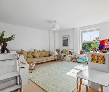 A beautifully presented first floor apartment, with glorious long v... - Photo 6