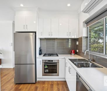 Open the Door to Stylish, Easy Living - Photo 6