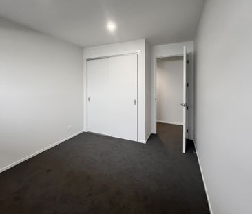 Spacious, Private and bright, new three bedroom home. - Photo 3