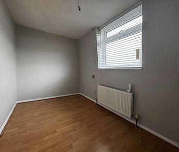 Church Road, Harold Wood, Romford, RM3 - Photo 4