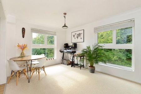 Chapel Fields, Godalming - 2 bedrooms Property for lettings - Seymours - Photo 2