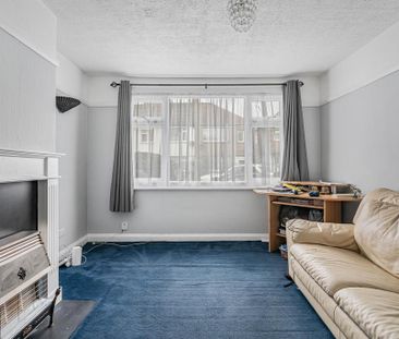 3 bedroom end of terrace house to rent - Photo 2