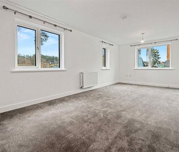 4 bedroom semi-detached house to rent - Photo 1