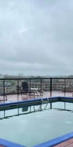 Grand / Big “ 4 1/2 “ au centre ville/ in downtown - Photo 3