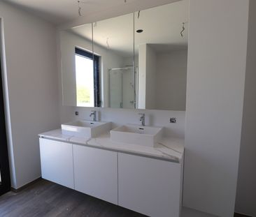 Energiezuinige nieuwbouwwoning met 4 slaapkamers, tuin en carport. - Foto 5