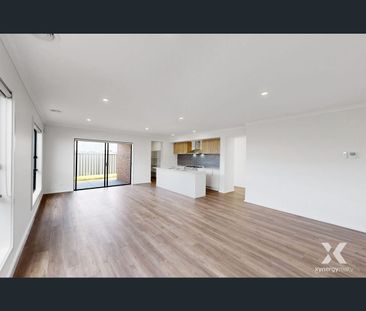31 Cyad Way, Manor Lakes, Vic 3024 - Photo 5
