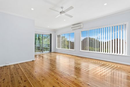 58 Cummins Street, UNANDERRA NSW 2526 - Photo 4