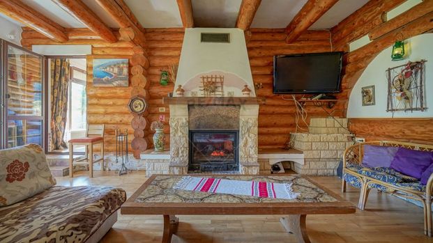 CASA INCONJURATA DE NATURA | DIN BUSTENI | 8 CAMERE | TIM... - Fotografie 1