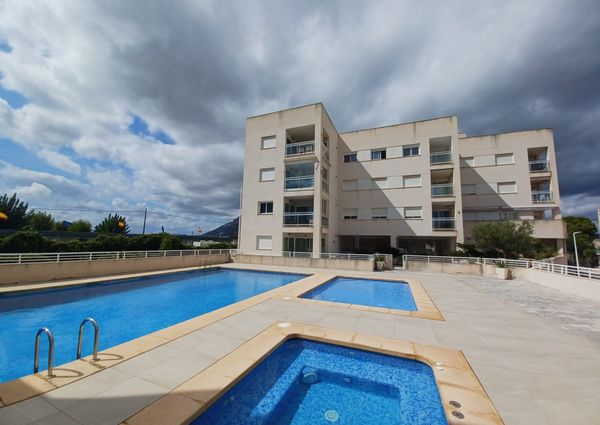 LONG TERM RENTAL. 3 bedroom penthouse apartment for rent with large own large terrace