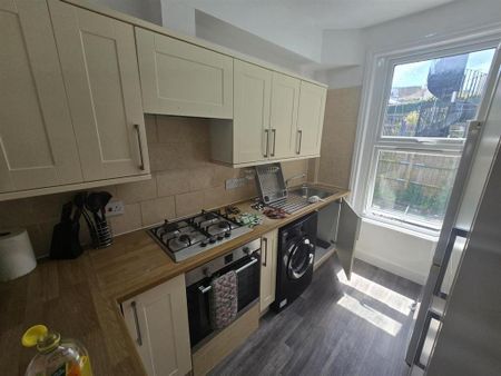 5 bedroom apartment to rent - Photo 5