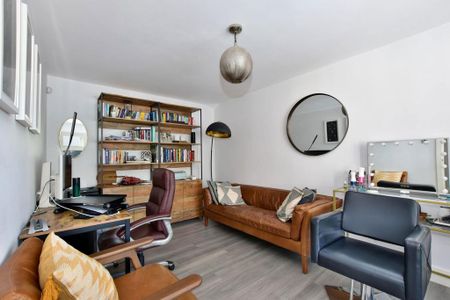 4 bedroom detached house to rent - Photo 4