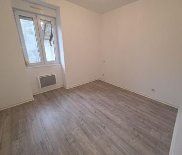 Location Appartement 4 pièces 75m² LE CREUSOT 71200 - Photo 4