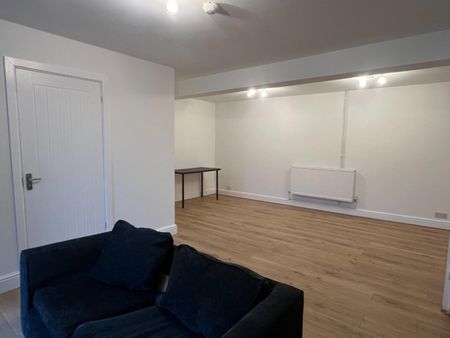 2 bedroom House To Let - Photo 2