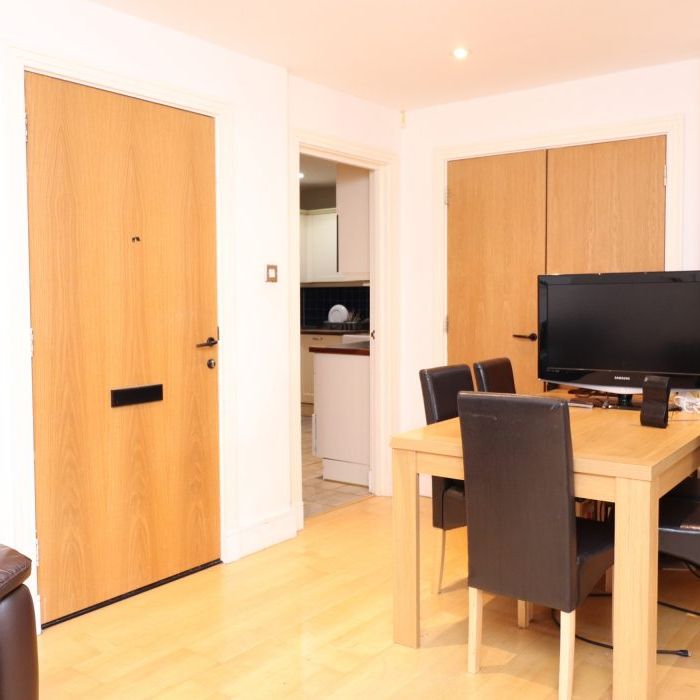 Millennium Drive, Isle of Dogs, London E14 - Photo 1