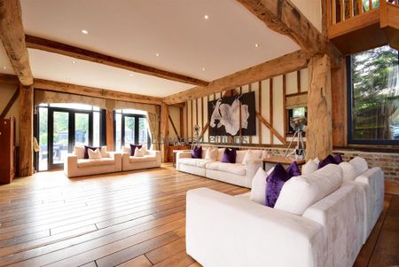 7 bedroom detached house to rent - Photo 2