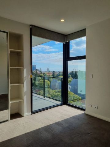 “WOW - WHAT AN APARTMENT ........... WHAT A VIEW!” - Photo 5