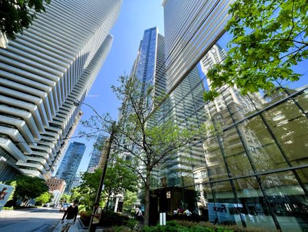 For Lease - 33 Charles Street Unit# 4401, Toronto, Ontario - Photo 4