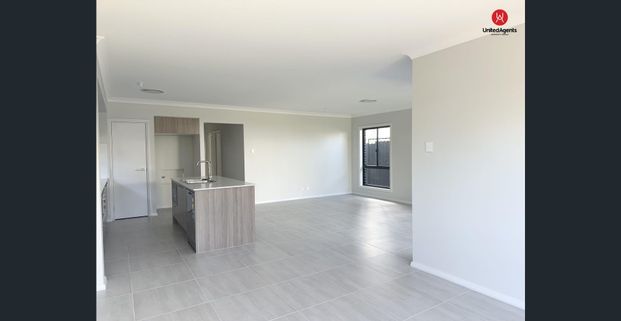 STUNNING HOME IN GREAT LOCATION - Photo 1