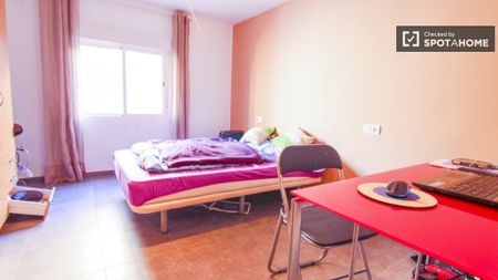 valencia, Valencian Community 46020 - Photo 3