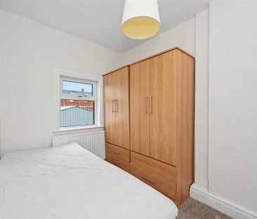 296 Donegall Avenue, Belfast, BT12 6LU - Photo 3