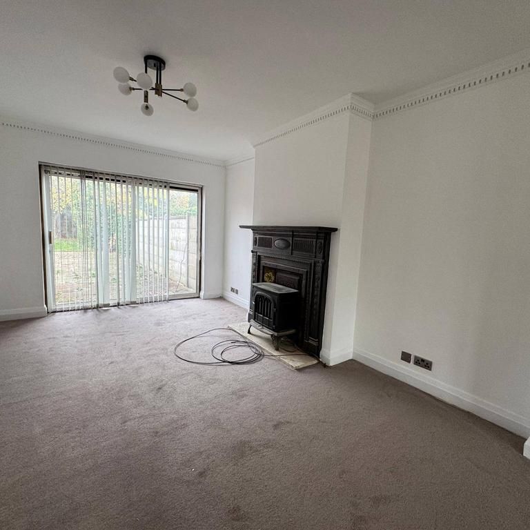 5 bedroom semi-detached house to rent - Photo 1