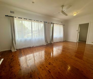 Three bedroom, family home - Photo 2