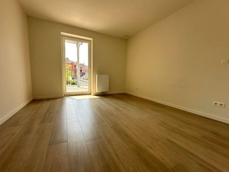 Instapklaar appartement met ruim zonnig terras en autostaanplaats! - Foto 3