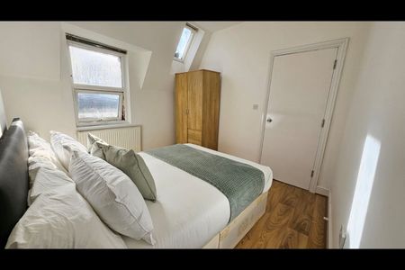 2 Bed Flat, Station Road, E7 - Photo 5