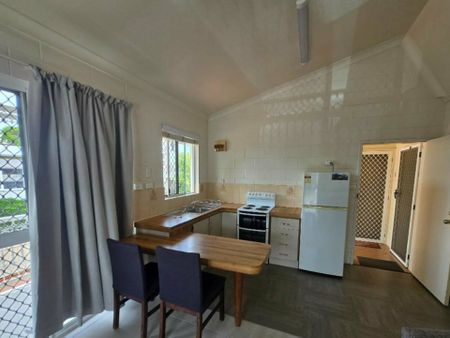 TOP FLOOR UNIT CLOSE TO THE CITY!! - Photo 4