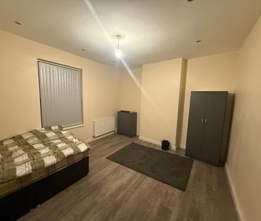 Room in a Shared House, Whateley Road, B21 - Photo 3