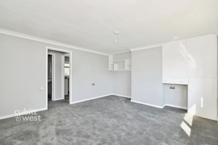 studio to rent - Photo 2