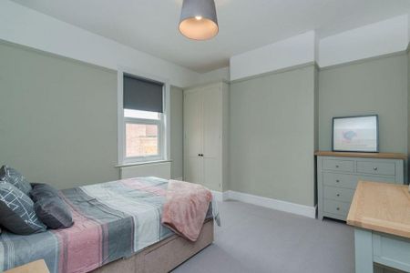 4 bedroom terraced house to rent - Photo 3