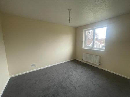 3 bedroom end of terrace house to rent - Photo 3