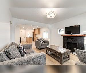 3 Bed 1 Bath Upper Suite Mount Pleasant Calgary - Photo 1
