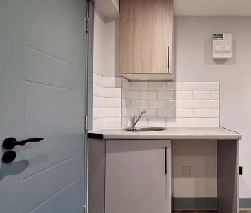 Lime Avenue, Yiewsley, West Drayton UB7, London - Photo 2