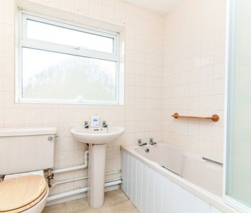 2 bedroom house to rent Newman Way, Rednal, Birmingham, West Midlan... - Photo 5