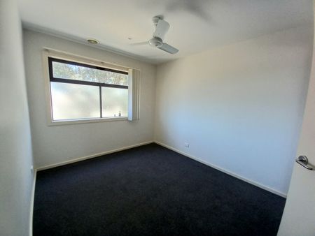 THREE BEDROOM TOWNHOUSE - Photo 3