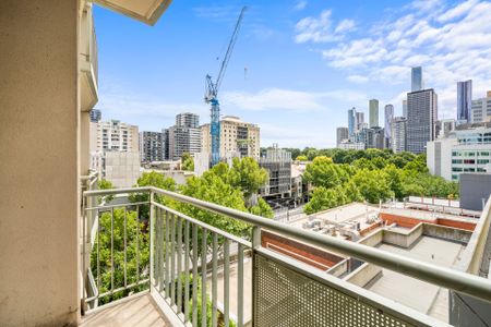 Perfectly positioned in Melbourne City! - Photo 4