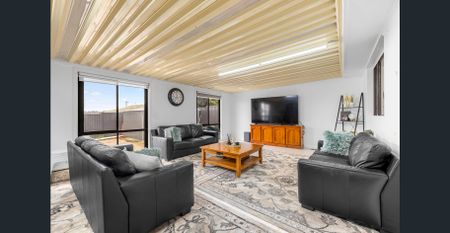 GREAT FAMILY HOME WAITING FOR YOU - Photo 4