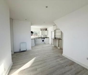 Lombardy Grove, Meir, ST3 - Photo 1